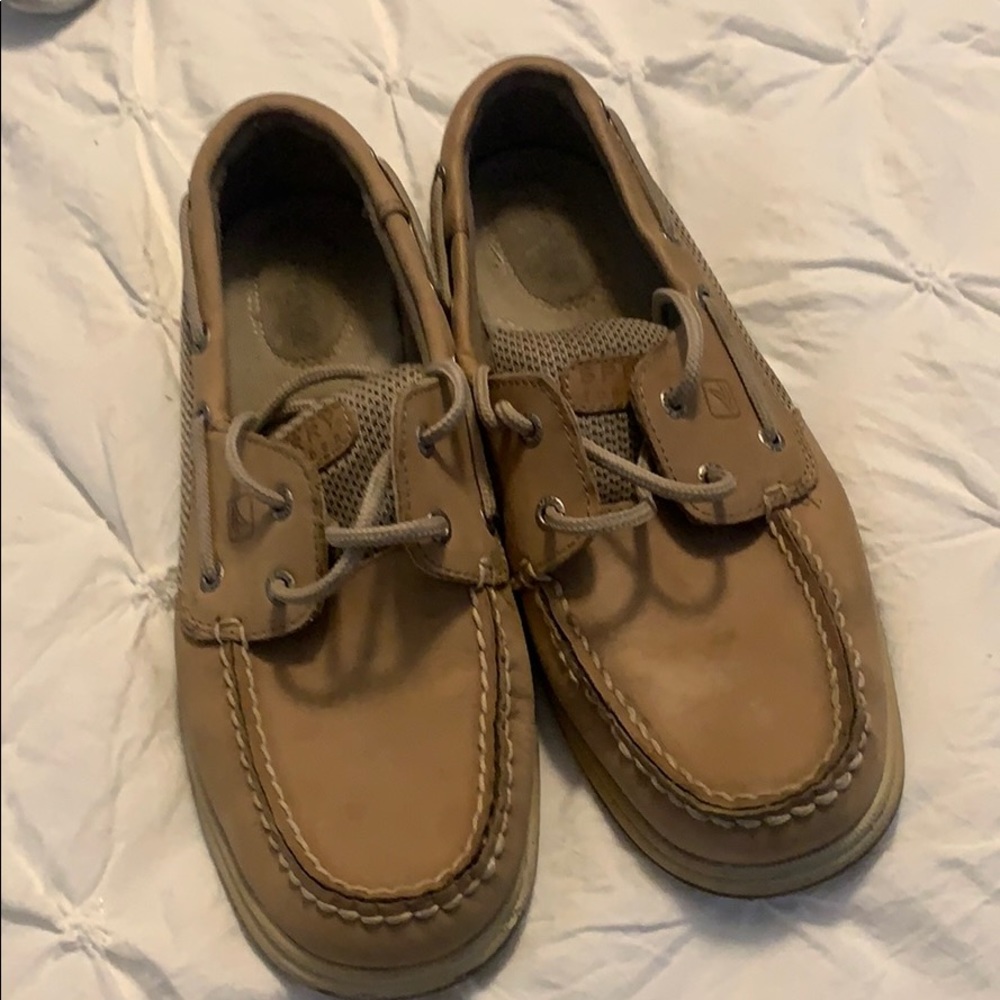 Sperry size 8